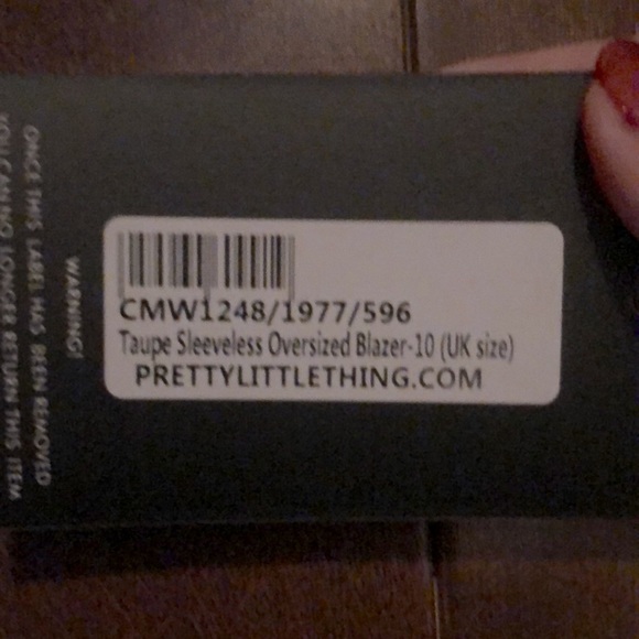 PRETTYLITTLETHING beige coloured sleeveless blazer with shoulder pads - Picture 4 of 4